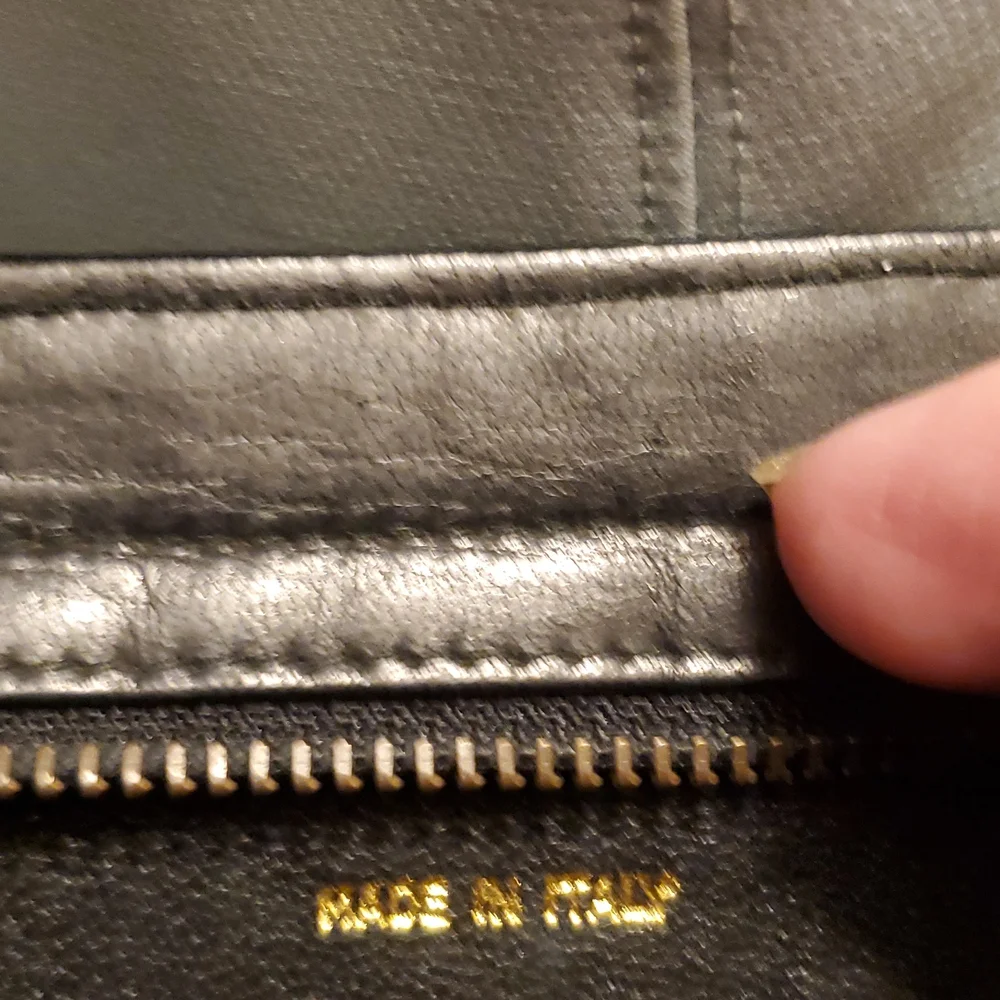 CHANEL Black Quilted Shoulder Bag - Picture 5 of 14